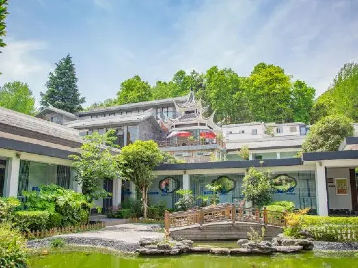 Anshun Dragon Palace Bieyuan