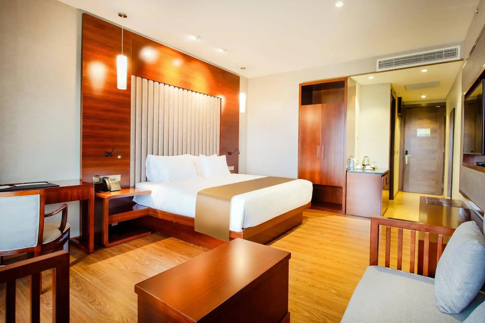 Pratap's Signature Hotel-Resort&Spa
