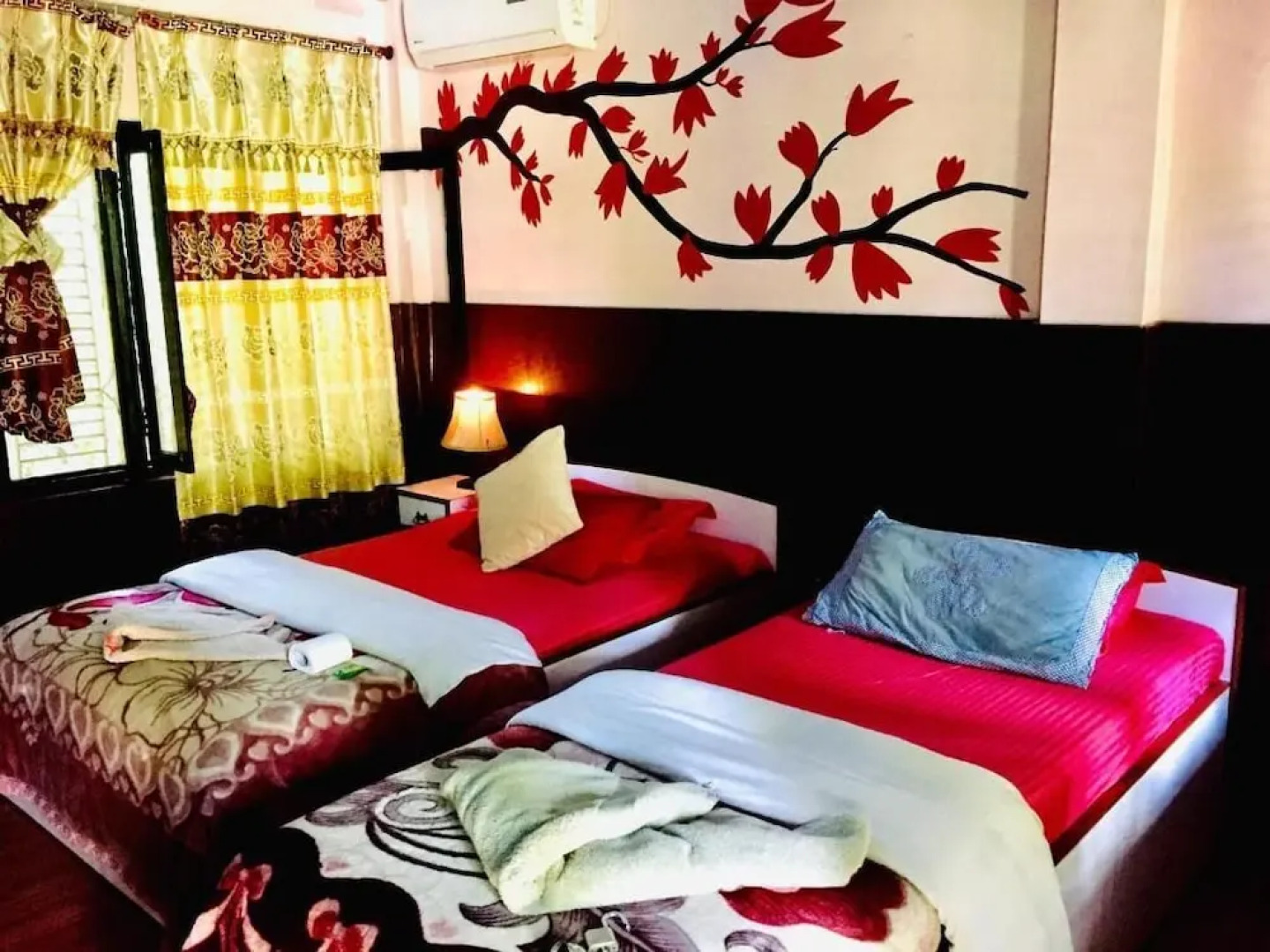 Safari Wildlife Lodge & Camp