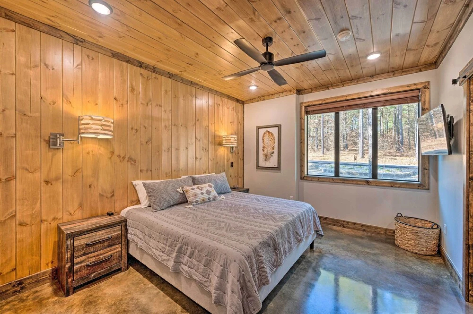 Broken Bow 'lazy Dog Lodge' w/ Hot Tub, Pool Table