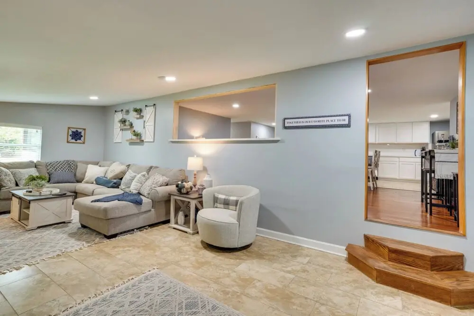 Lakefront Home w/ Screened Porches in Frostproof!