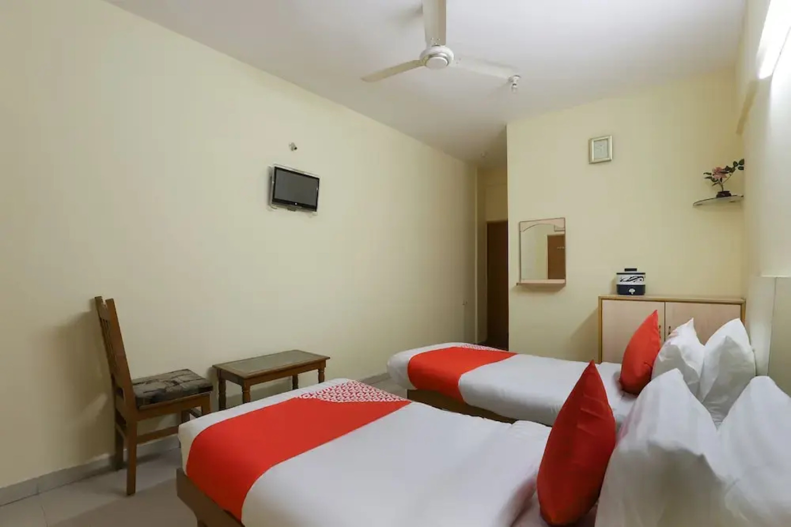 SPOT ON 46801 Hotel Swati