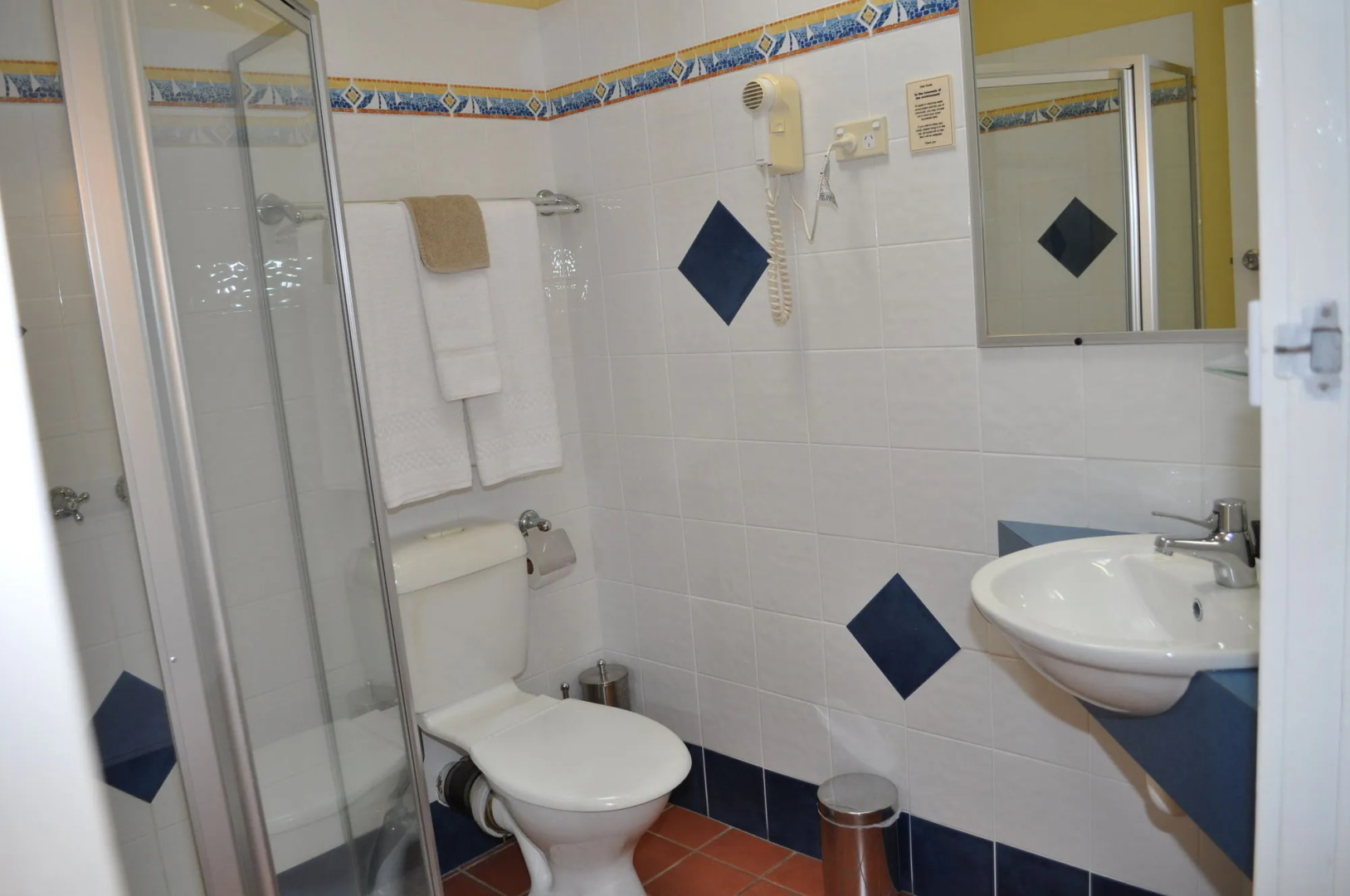 Black Dolphin Motel & Apartments