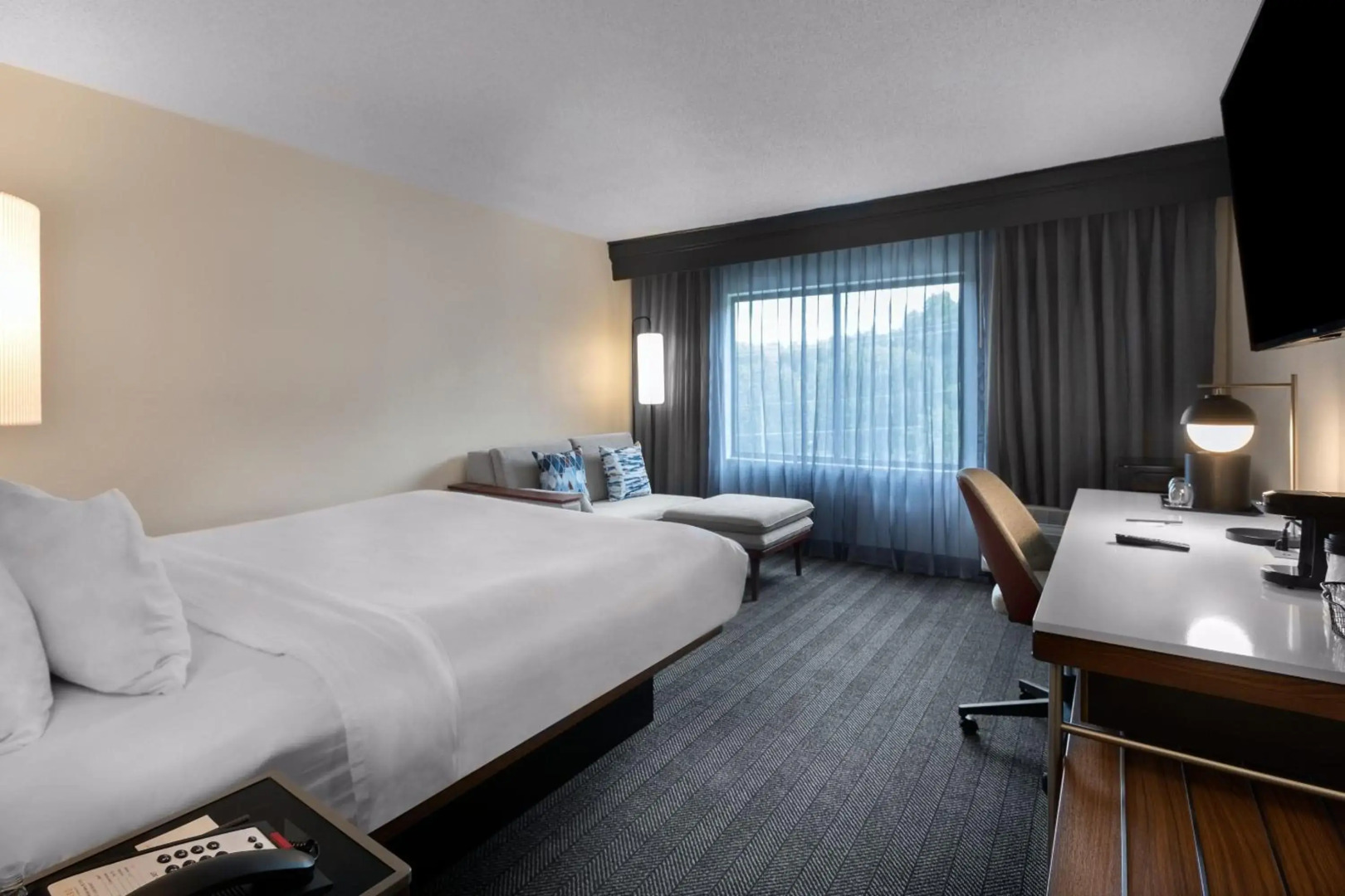 Courtyard by Marriott Winston-Salem Hanes Mall