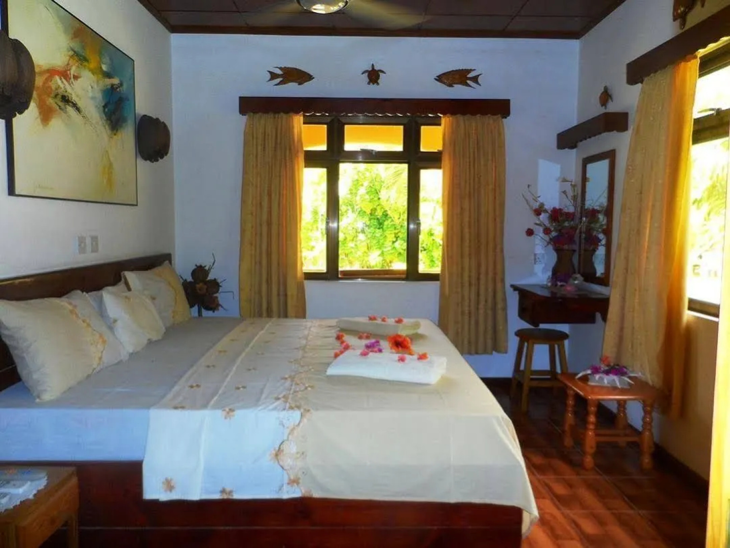 Anse Kerlan Beach Chalets