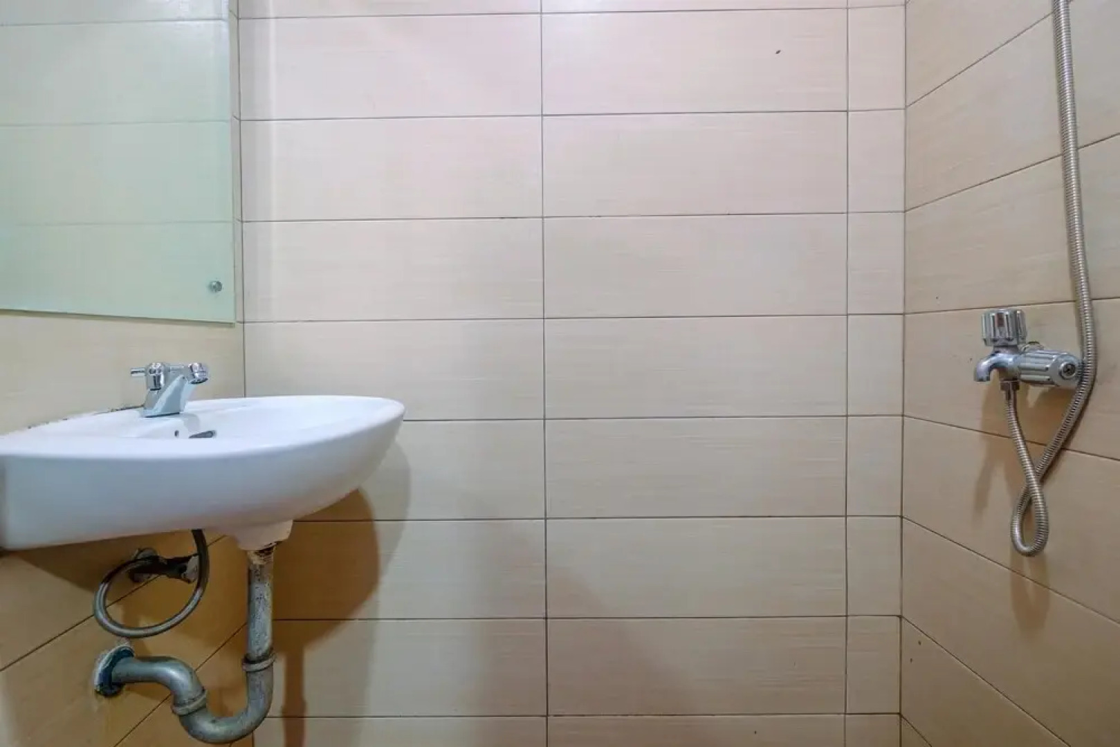 Fully Furnished with Comfortable Design Studio Apartment Margonda Residence 5