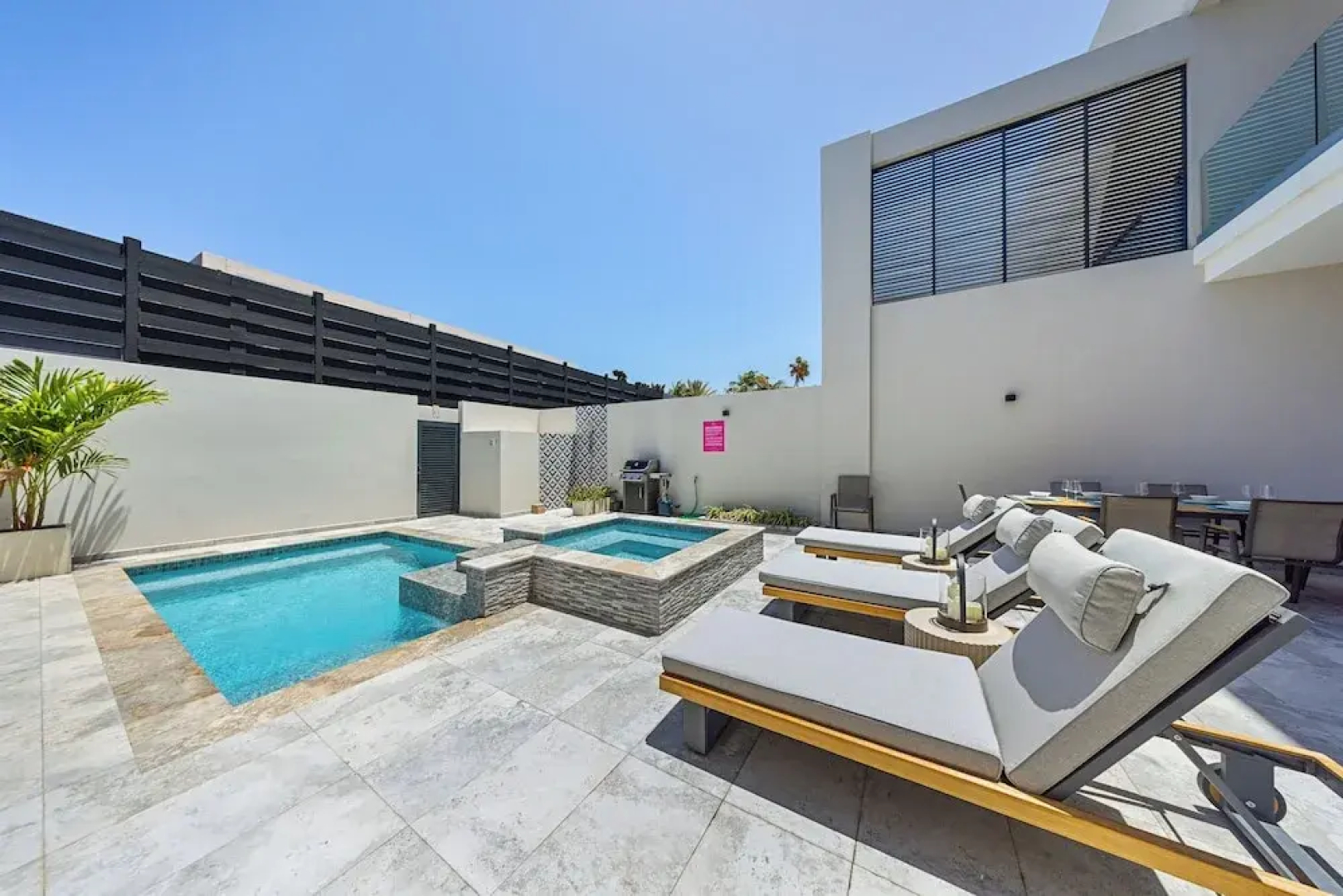 Catalina Residence Apt 3 - L.g. Smith Boulevard 546-j