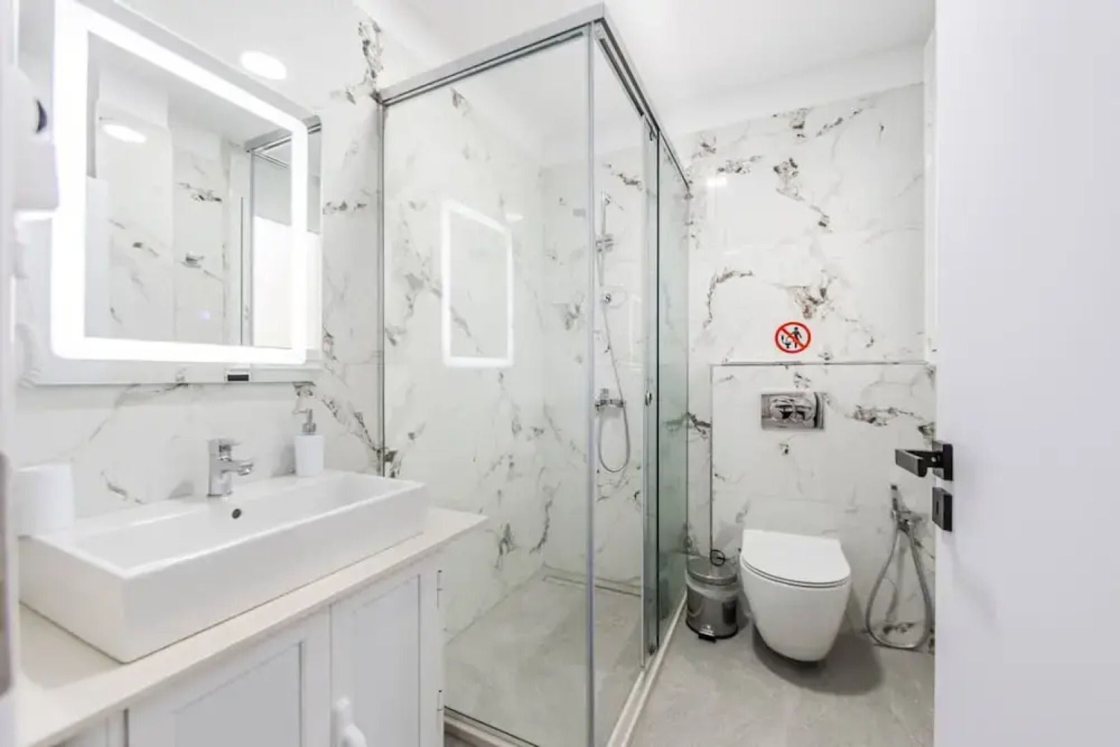 Bliss Triple Room in Gjirokast r