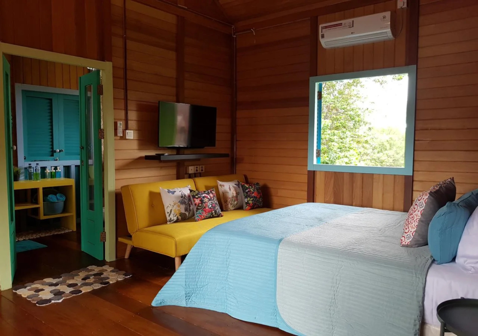 Bleu Verde i am colors