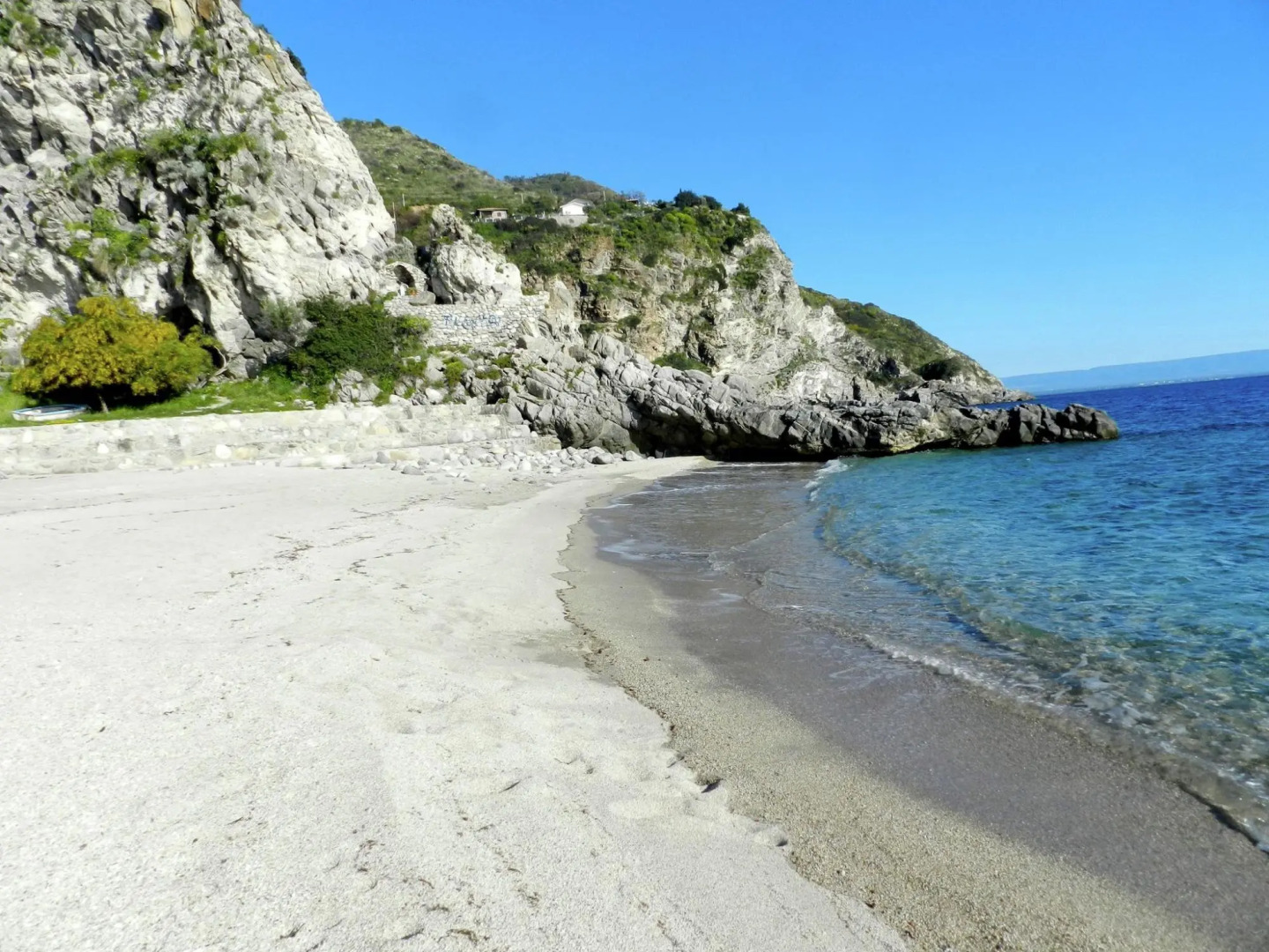 Cozy Holiday Home in Ricadi near Sea