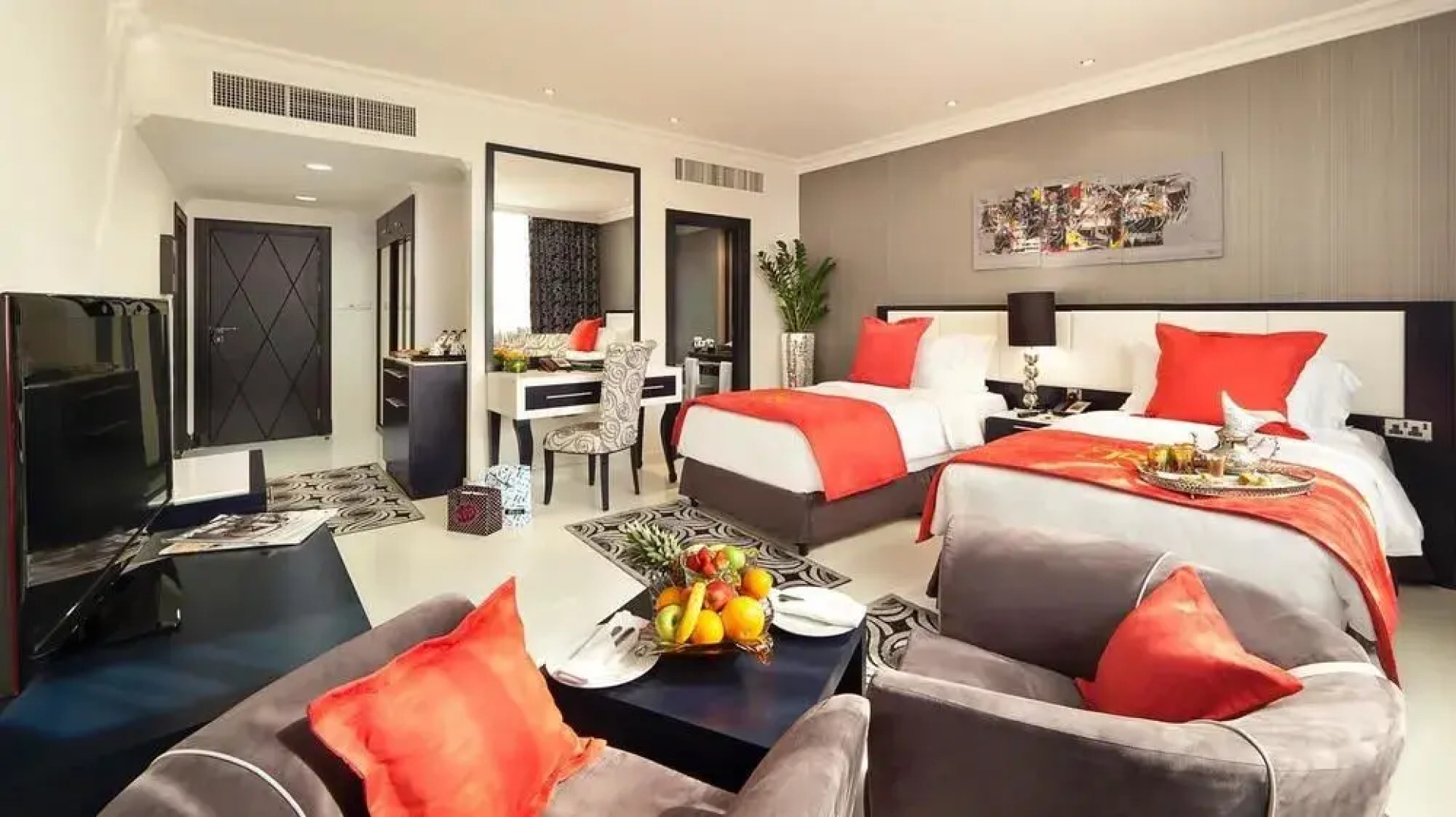 Swiss Hotel Corniche