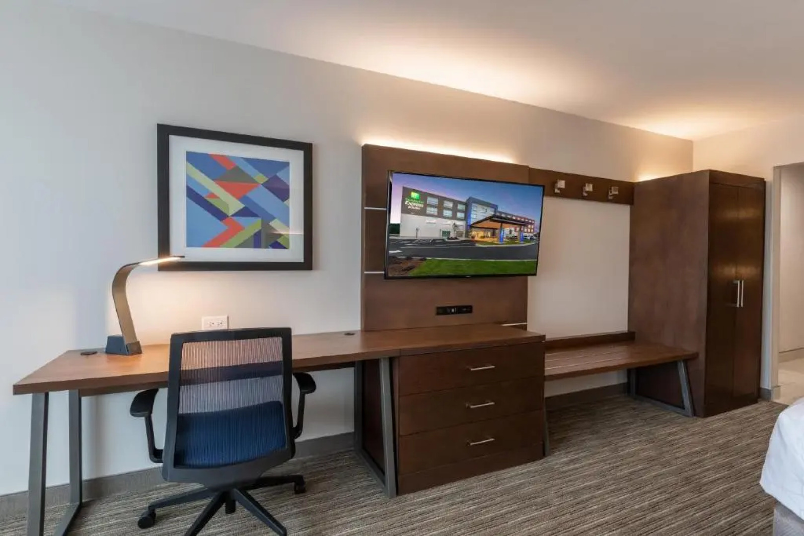 Holiday Inn Express and Suites Greenville - Taylor