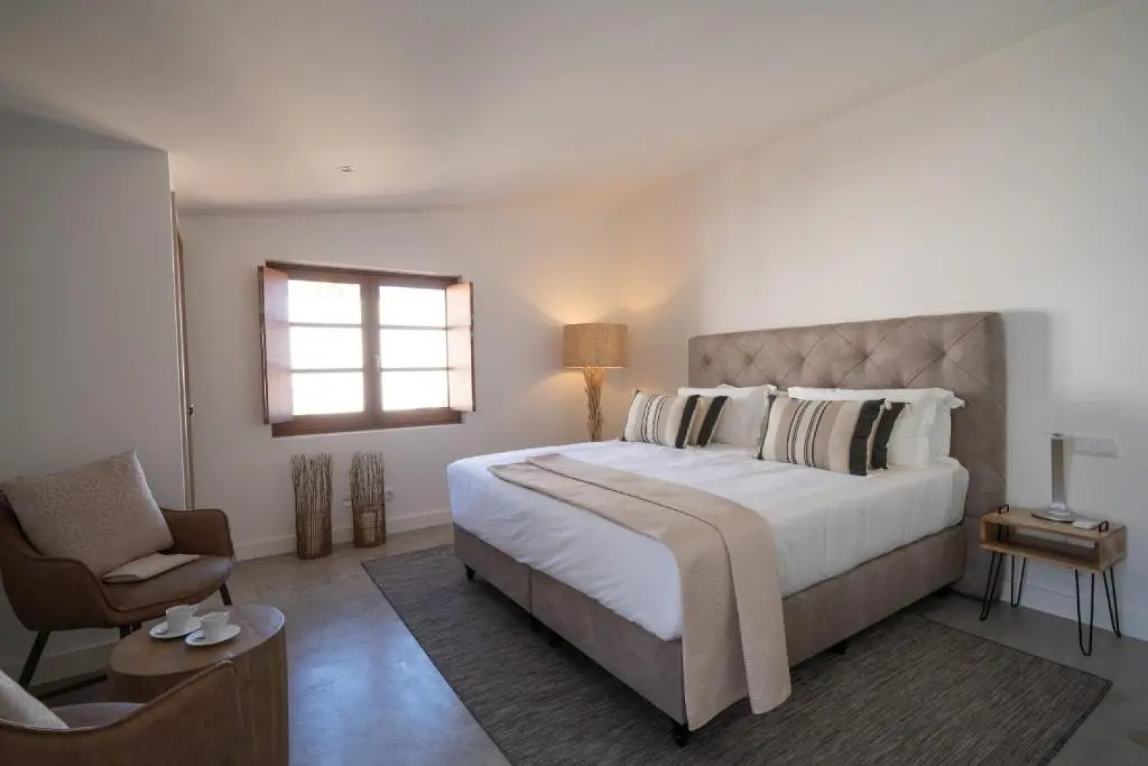 Eleven, Boutique luxury house & garden