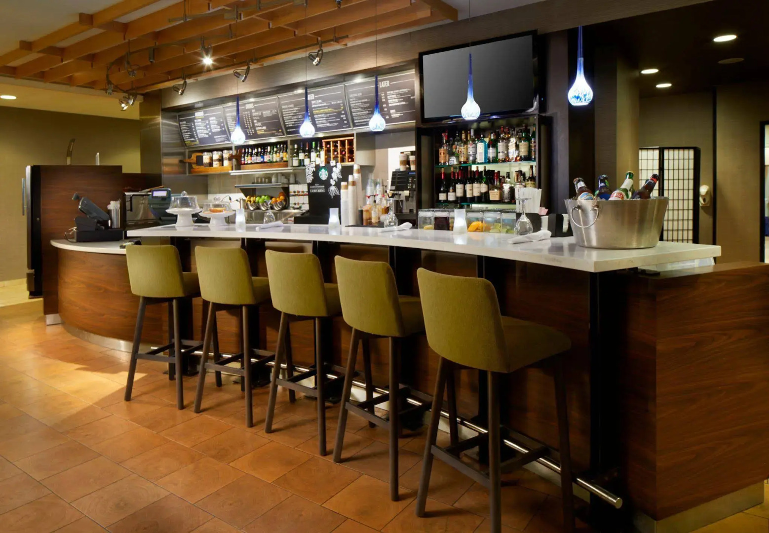 Courtyard by Marriott Edison Woodbridge