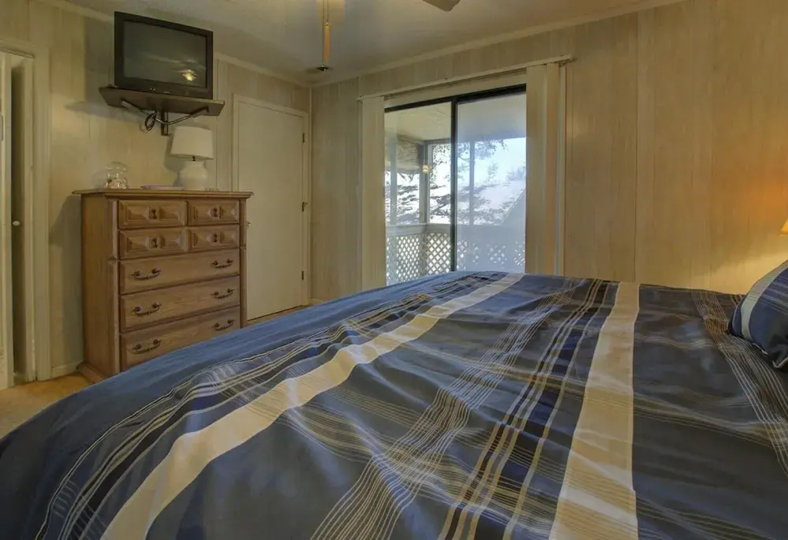 Core Sound Lodge 3 Bedroom Home by RedAwning