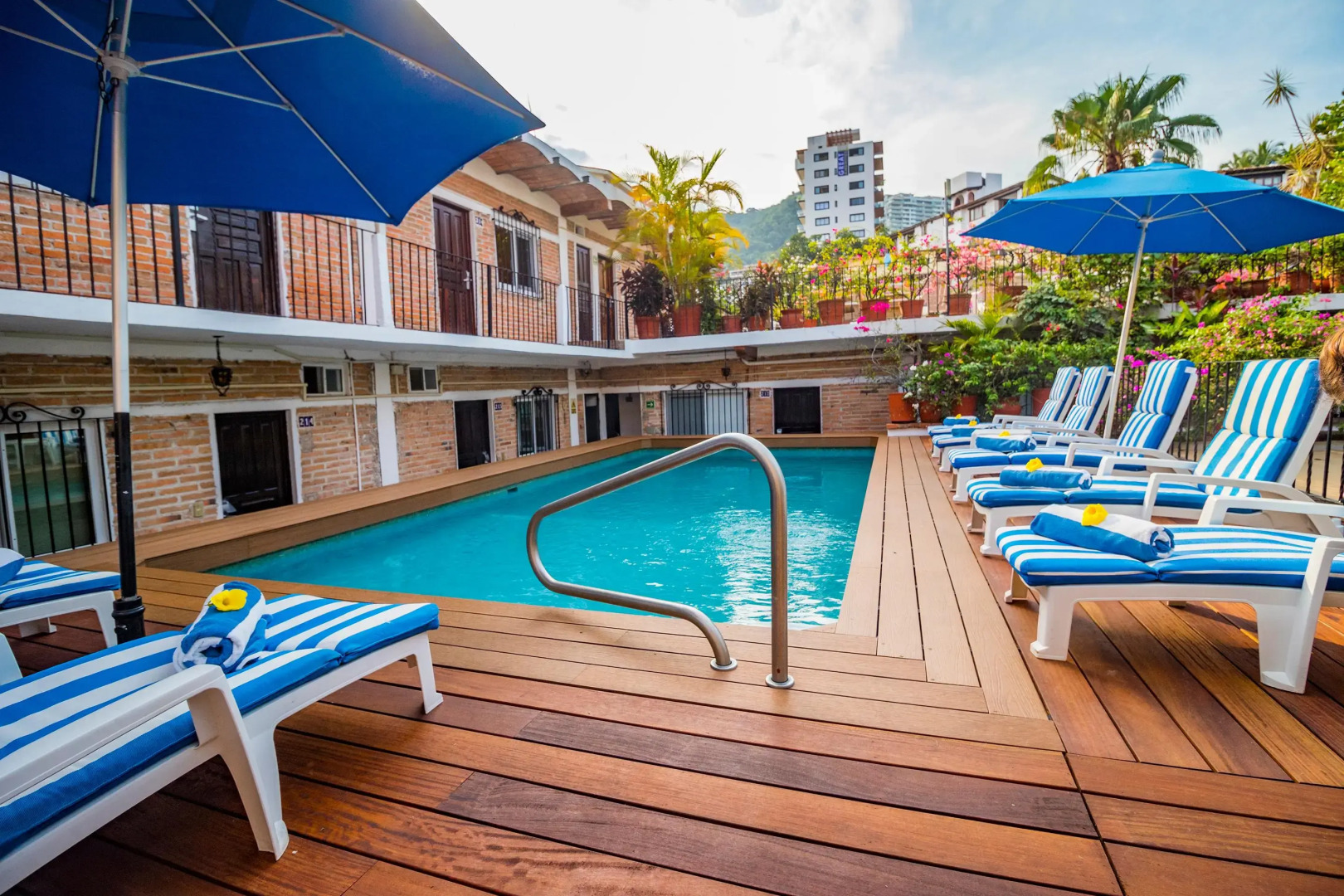 Hotel Posada de Roger - Near Los Muertos Beach