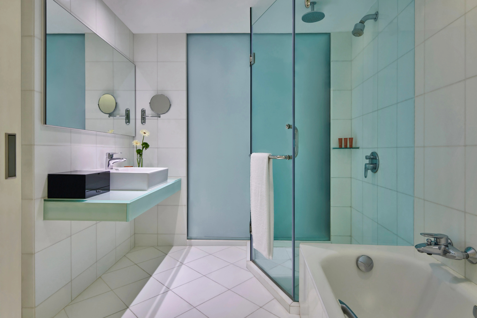 Crowne Plaza Zhuhai City Center by IHG