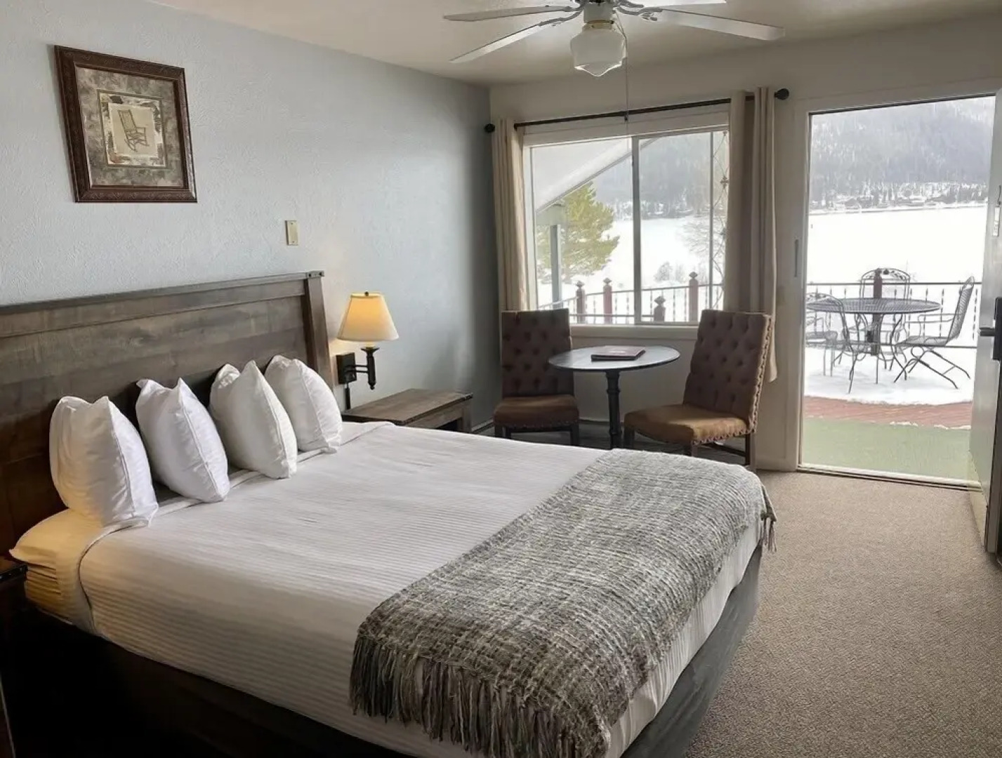 Western Riviera Lakeside Lodging