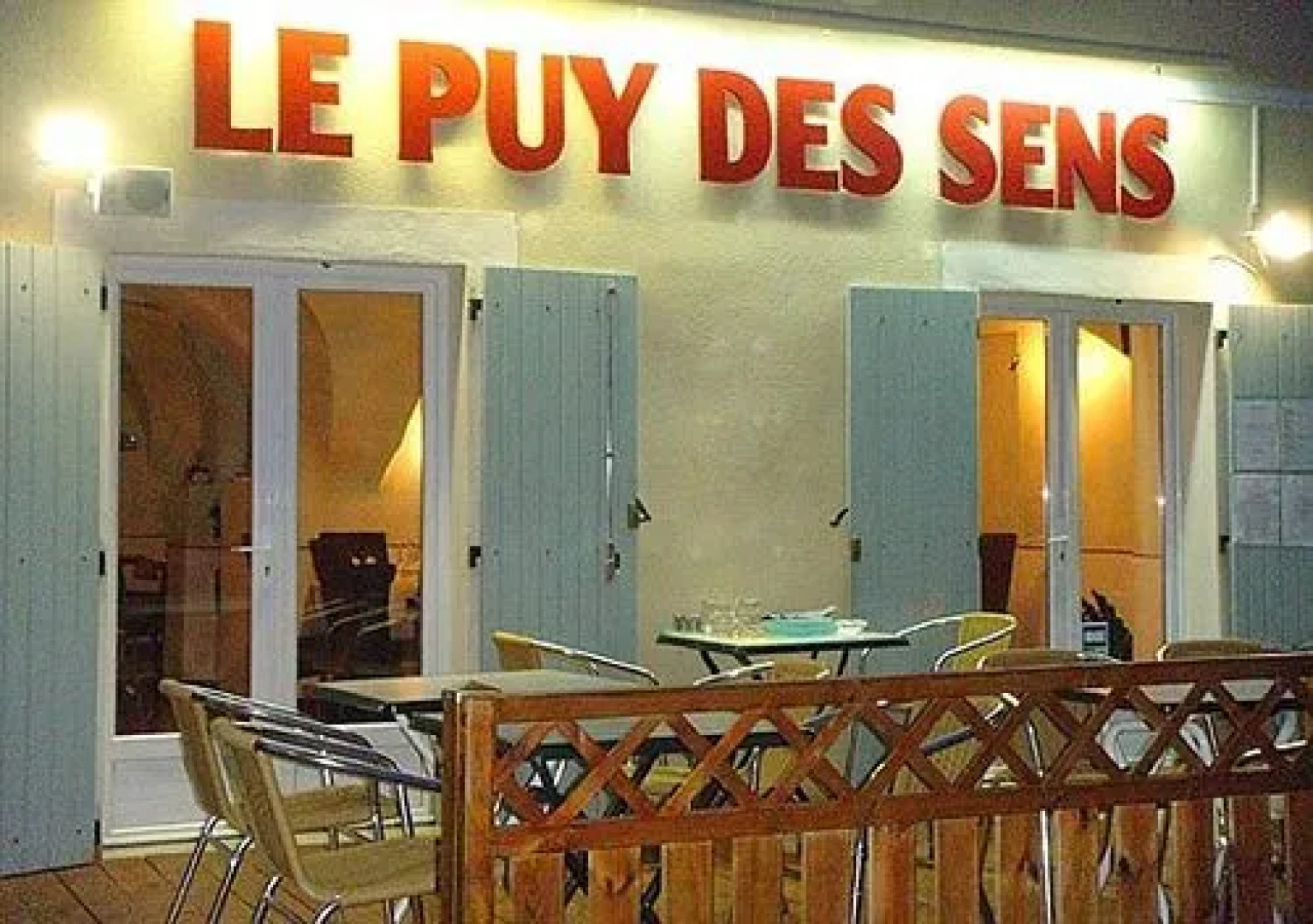 Logis Le Puy Des Sirènes