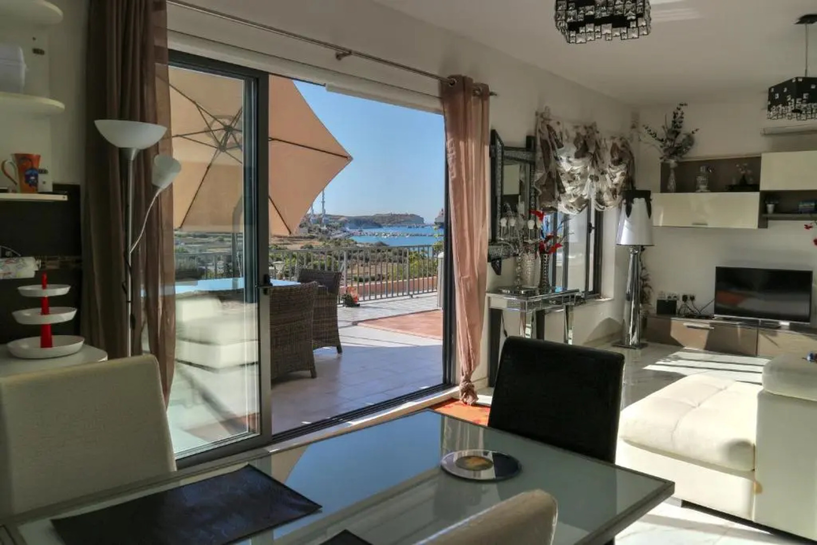 Stunning Views 4 Bedroom Penthouse in Marsaxlokk