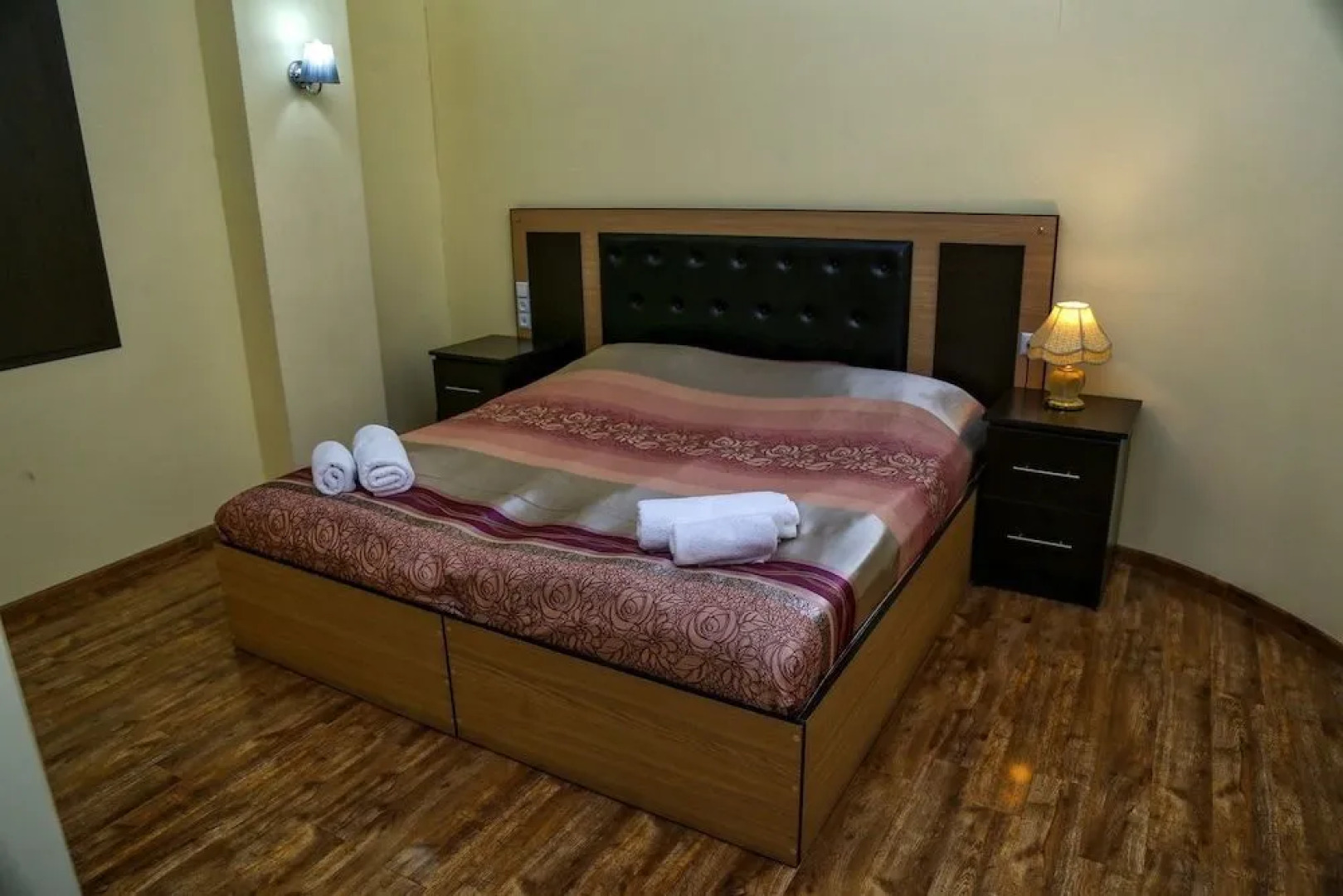 Отель «Лара»