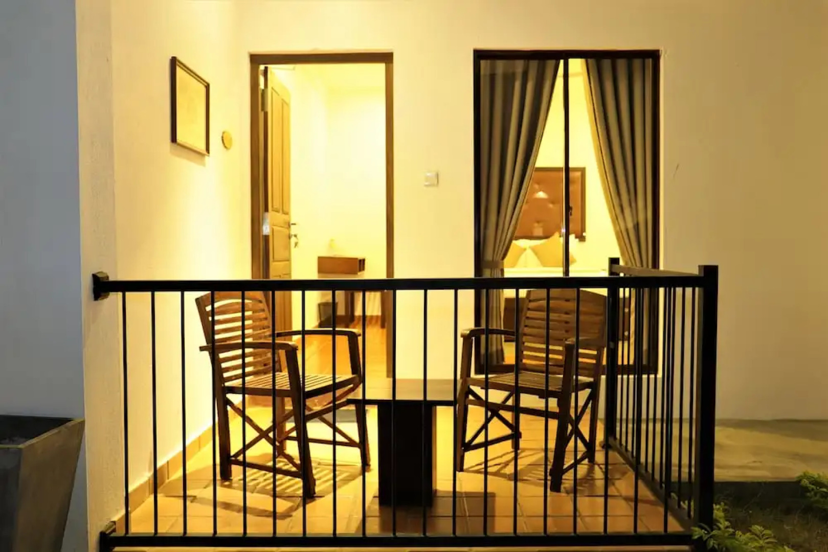 Arana by Forest Trails