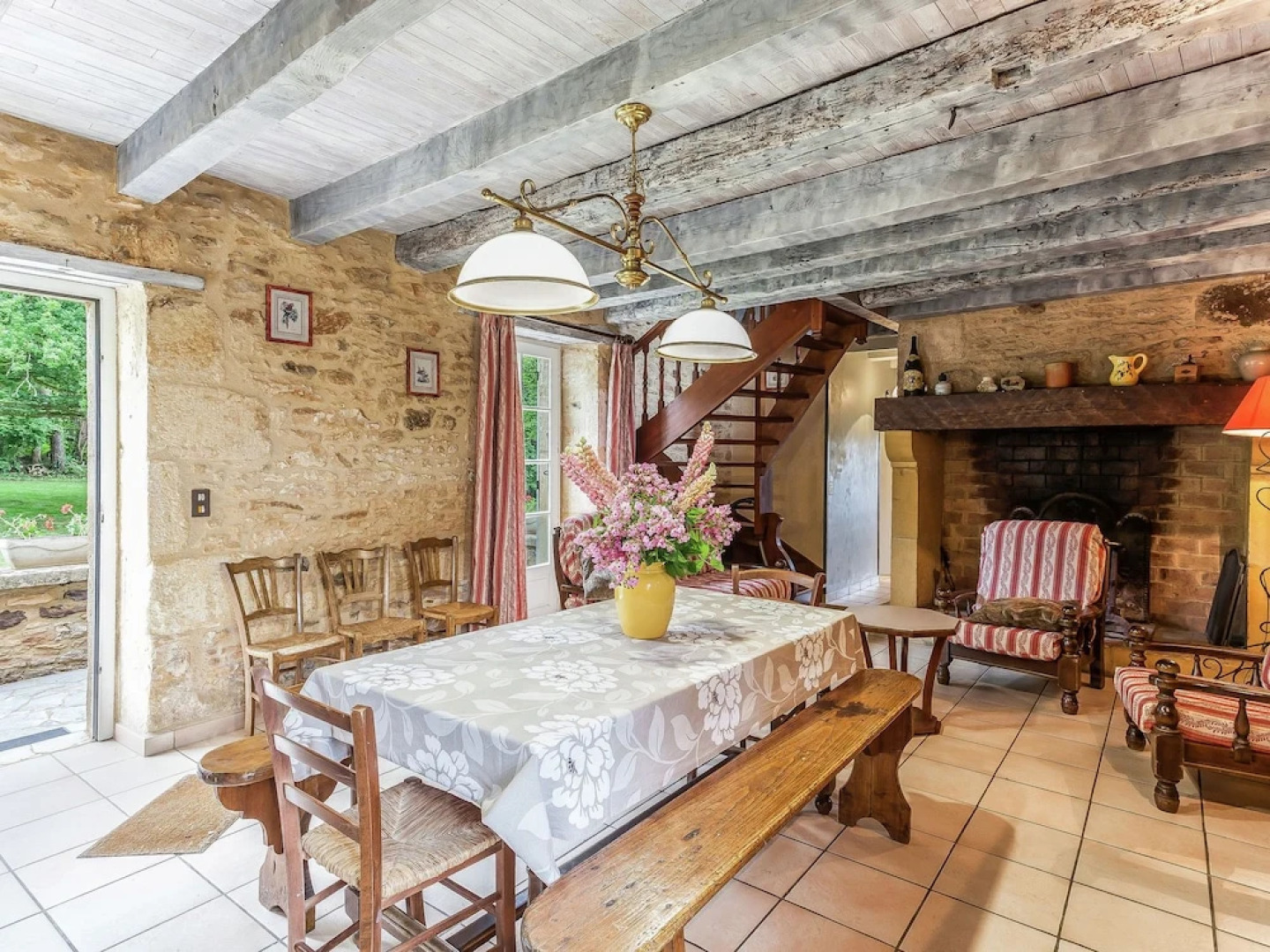 Beautiful Holiday Home in Wooded Grounds Near Villefranche-du-périgord