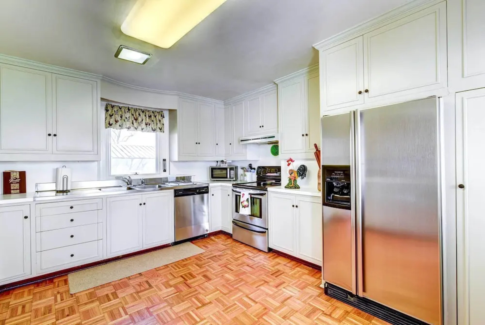 Bowling Green House w/ Shared Pool!