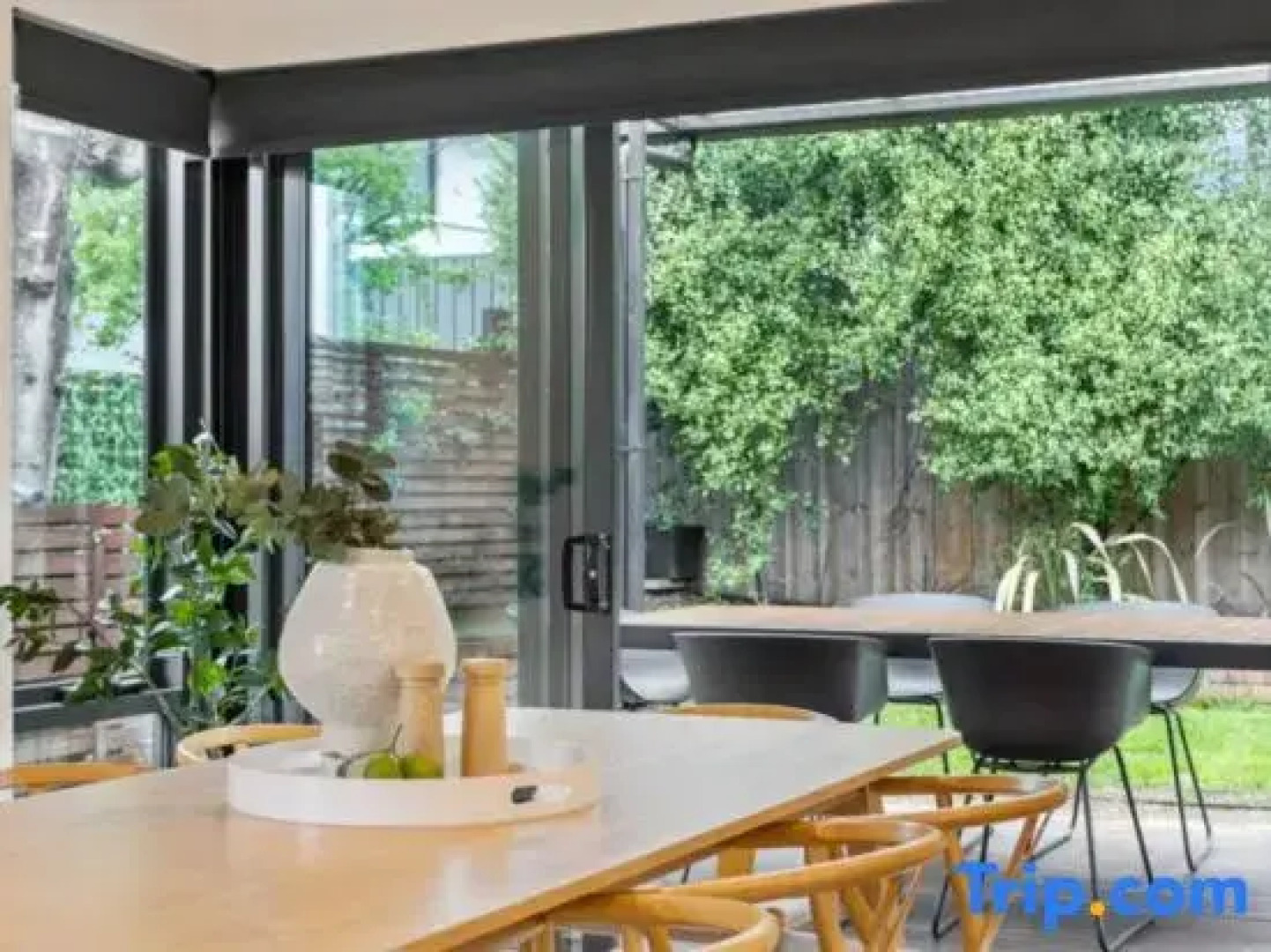 Lipscombe Mt Wellington view luxury house