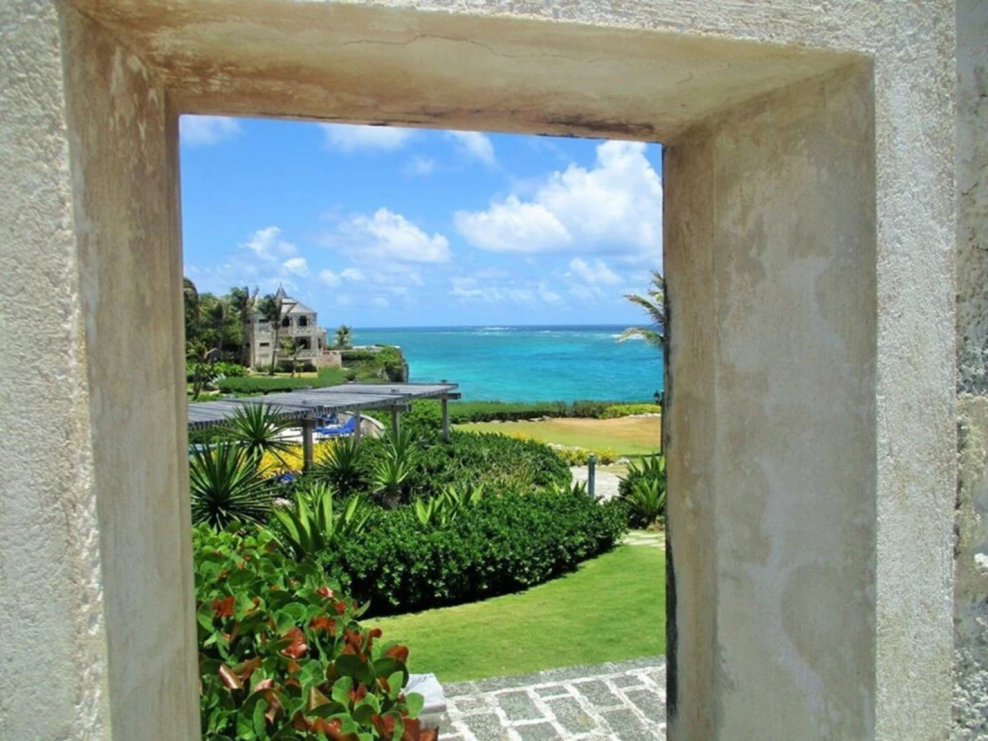 1 Bedroom Ocean View Apartment The Crane, Barbados