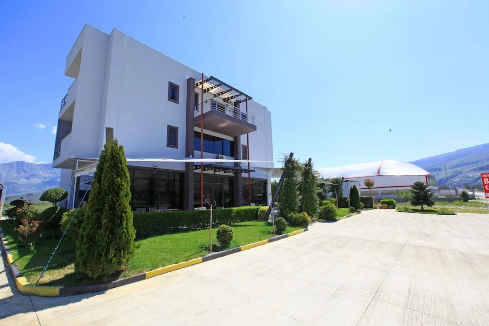 White Palace Hotel