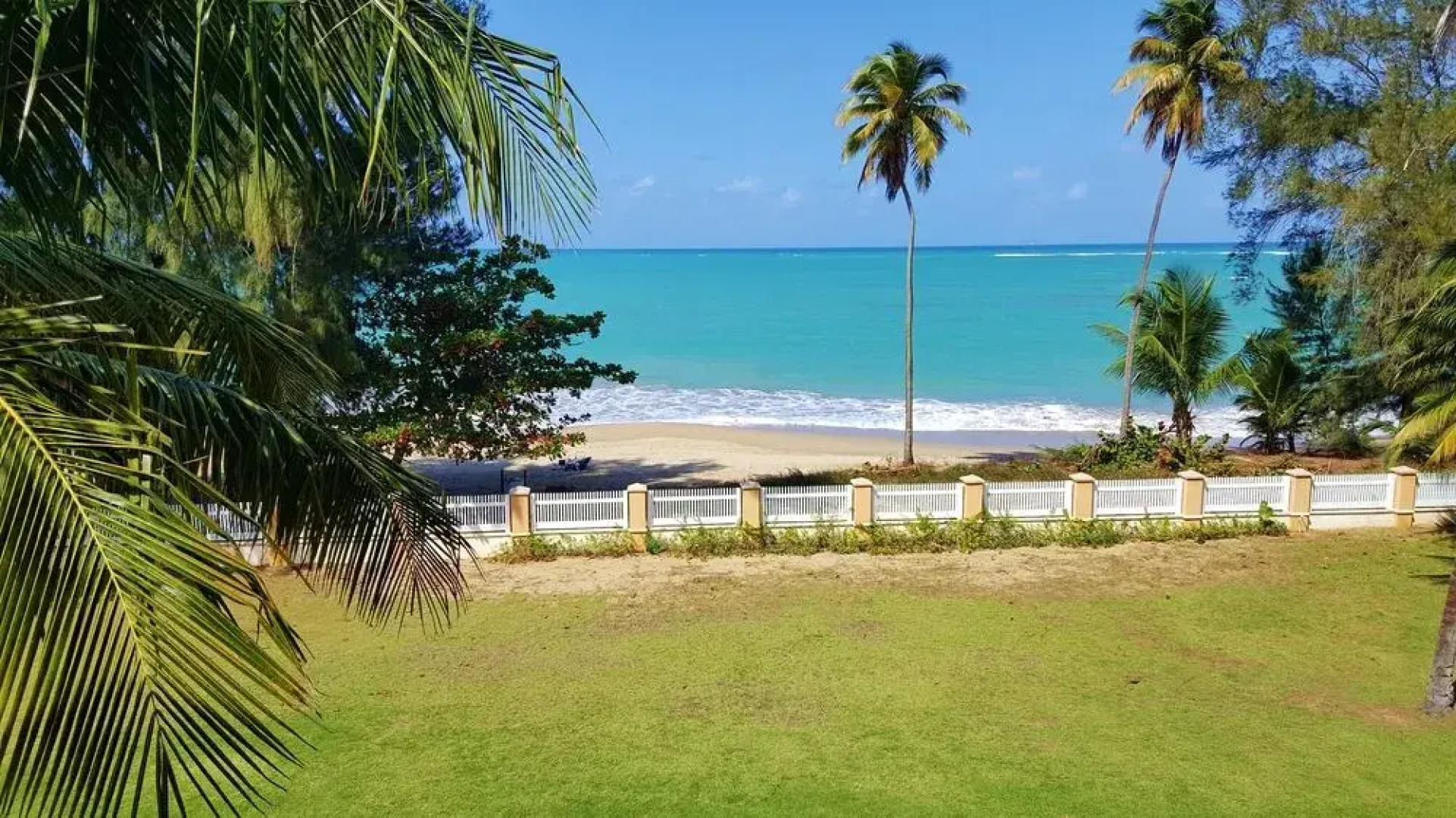 Real Beach Front Luxury Penthouse Villa