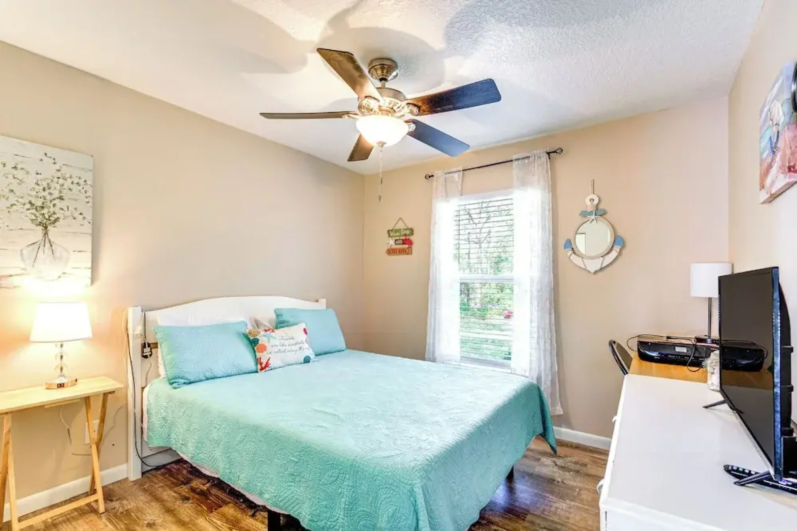 Home 7 Mi to Three Sisters & Hunter Springs