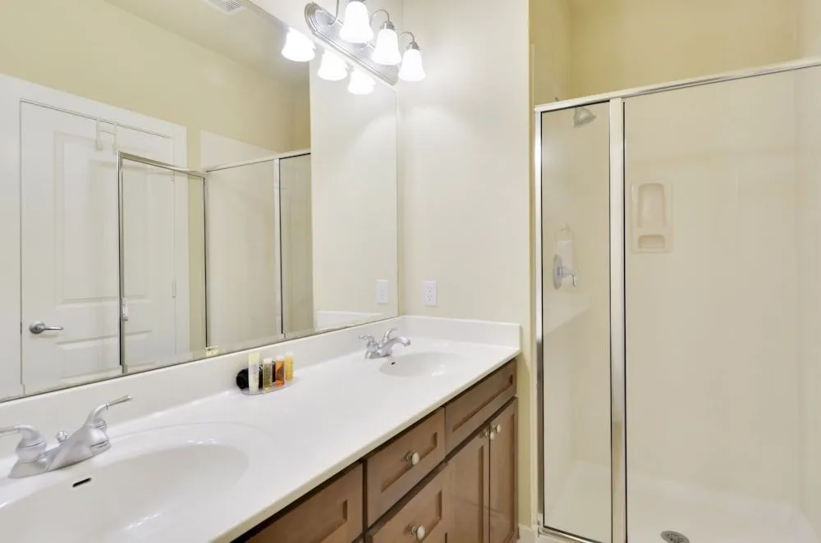 Beach Blast 3 Br home by RedAwning