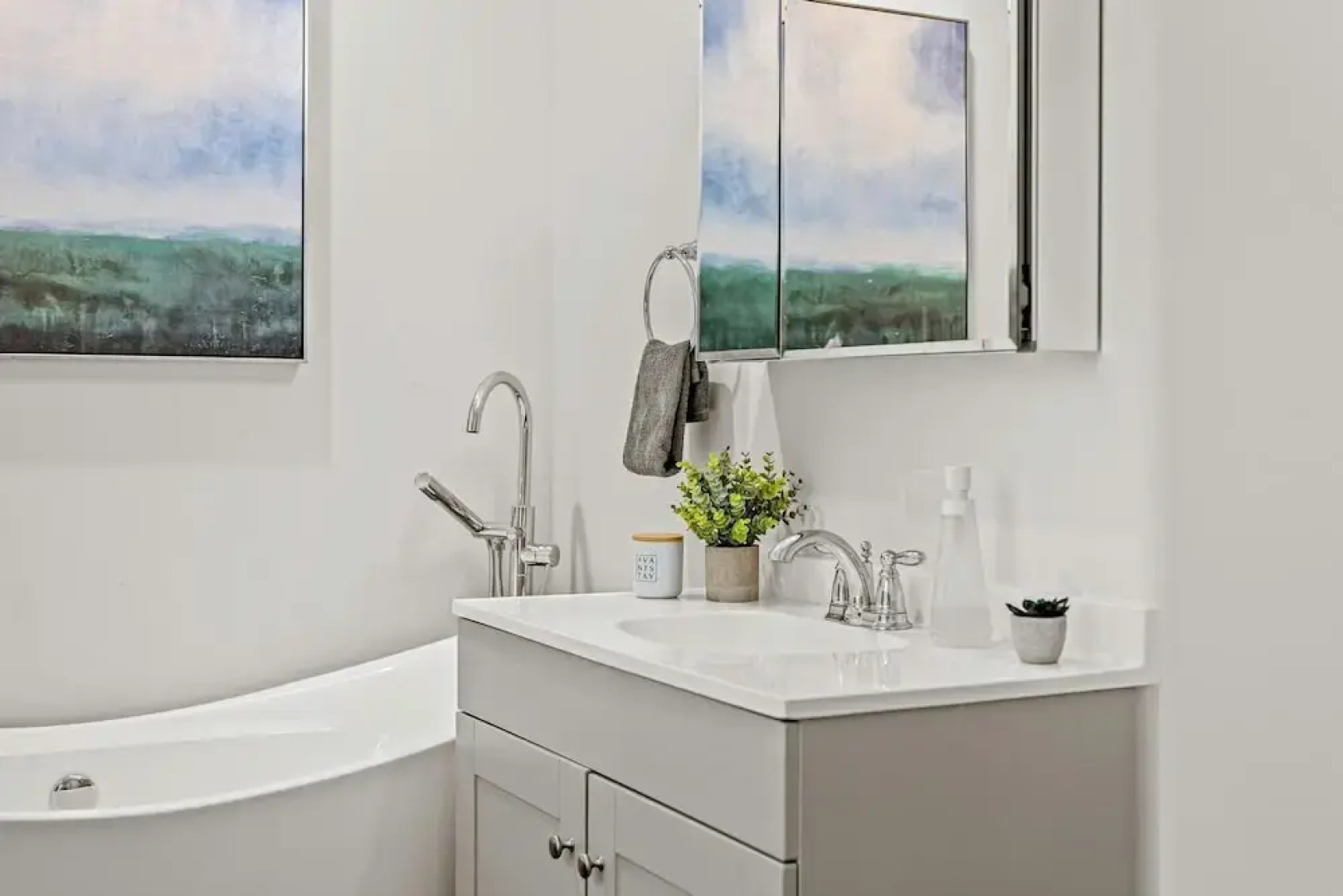 Happy Trails Chalet by Avantstay Sauna Deck Private Community Beach Access