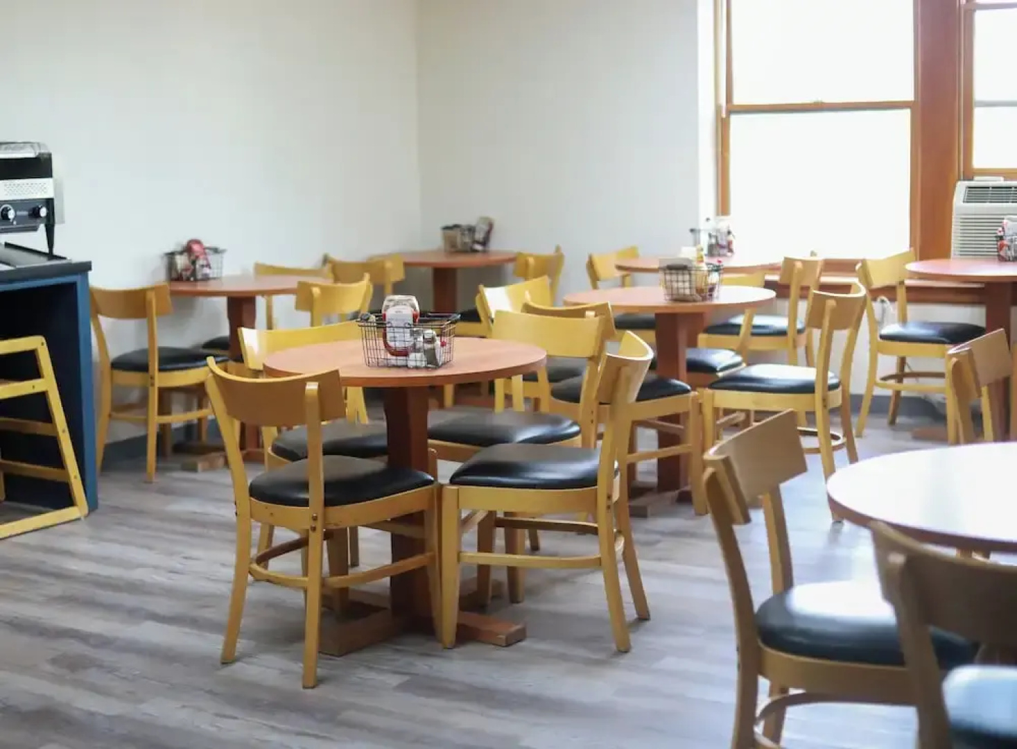 Illini Inn & Suites Hotel - Rantoul/Gifford/Champaign/Urbana