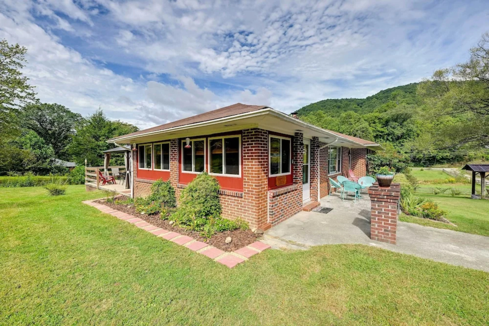 Pet Friendly Home w/ Hot Tub, Patio & Game Room!