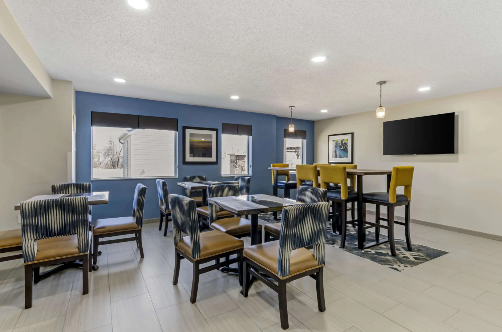 Clarion Pointe Staunton East