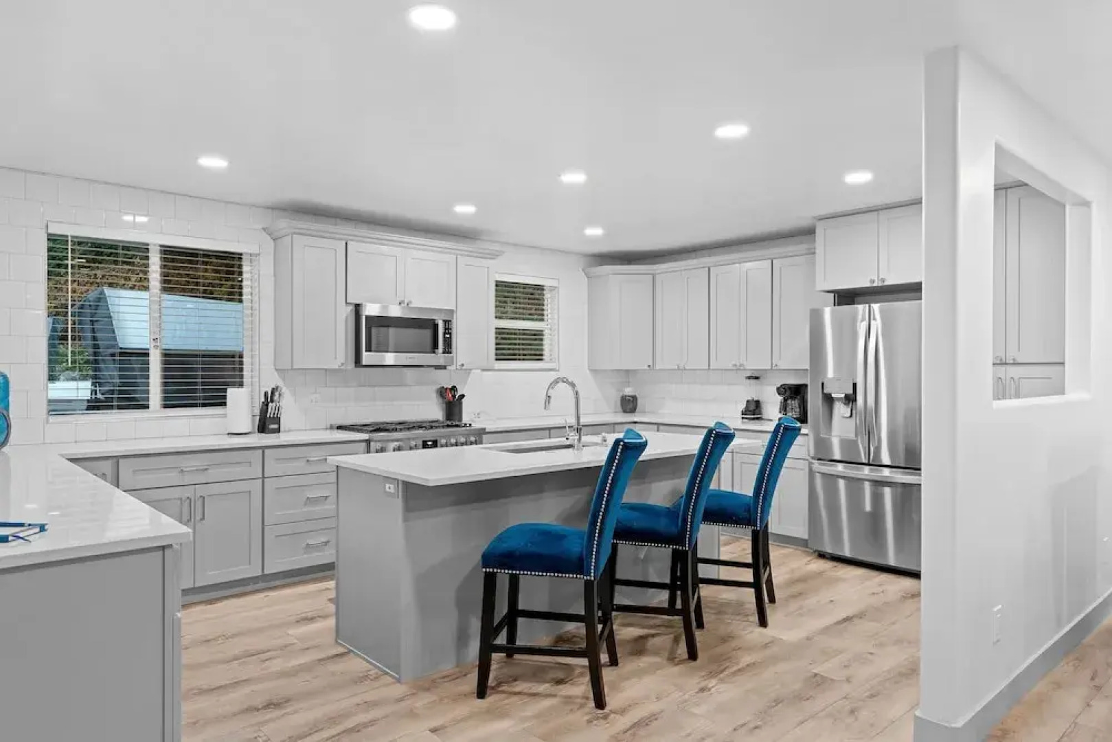 Ski Lover's Paradise: 7br Villa Near Top Resorts 7 Bedroom Home by RedAwning