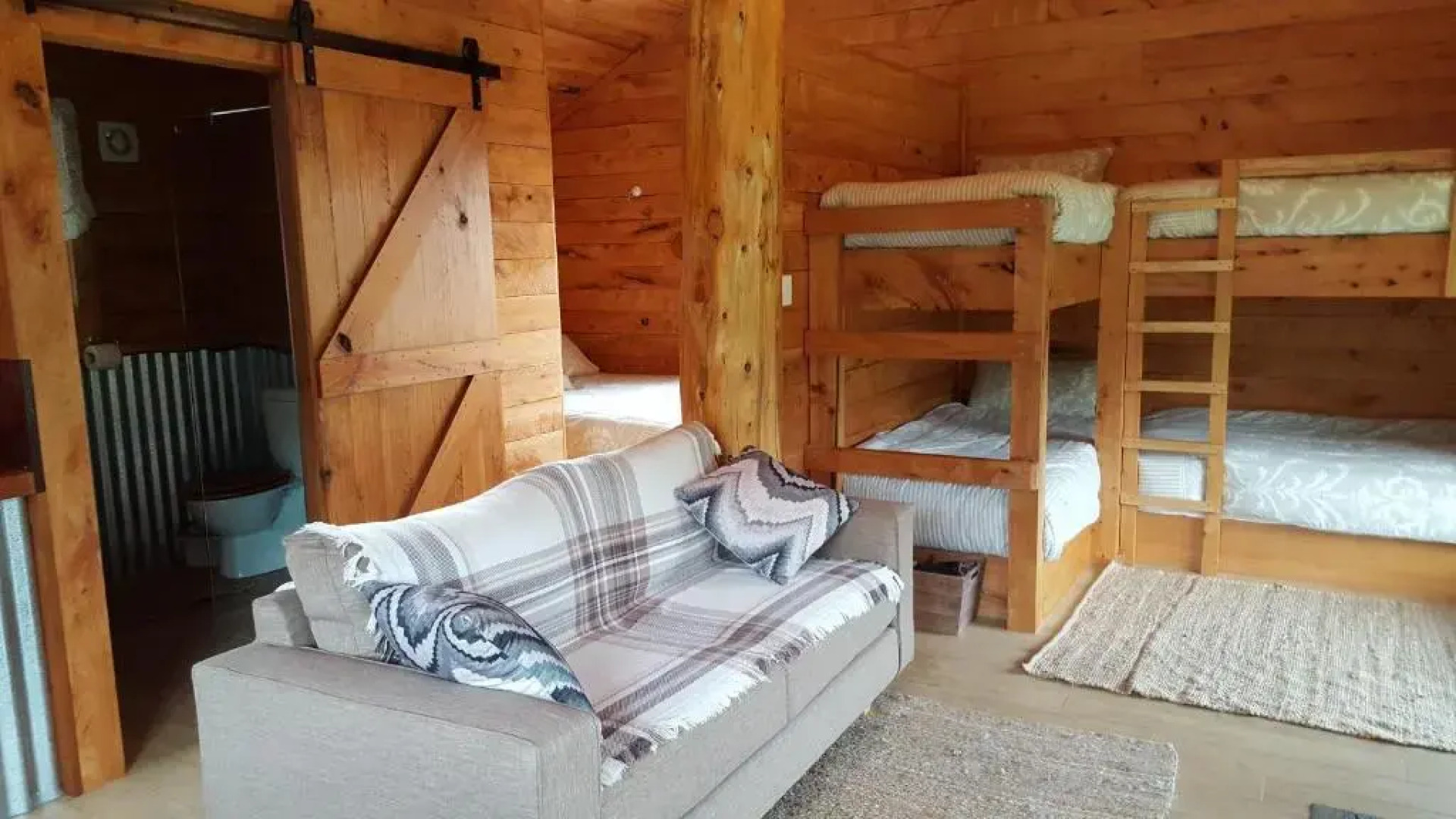 Rustic Hut Bush Retreat