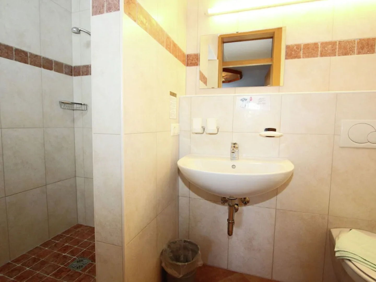 Spacious Holiday Home With Balcony, Sauna, Parking