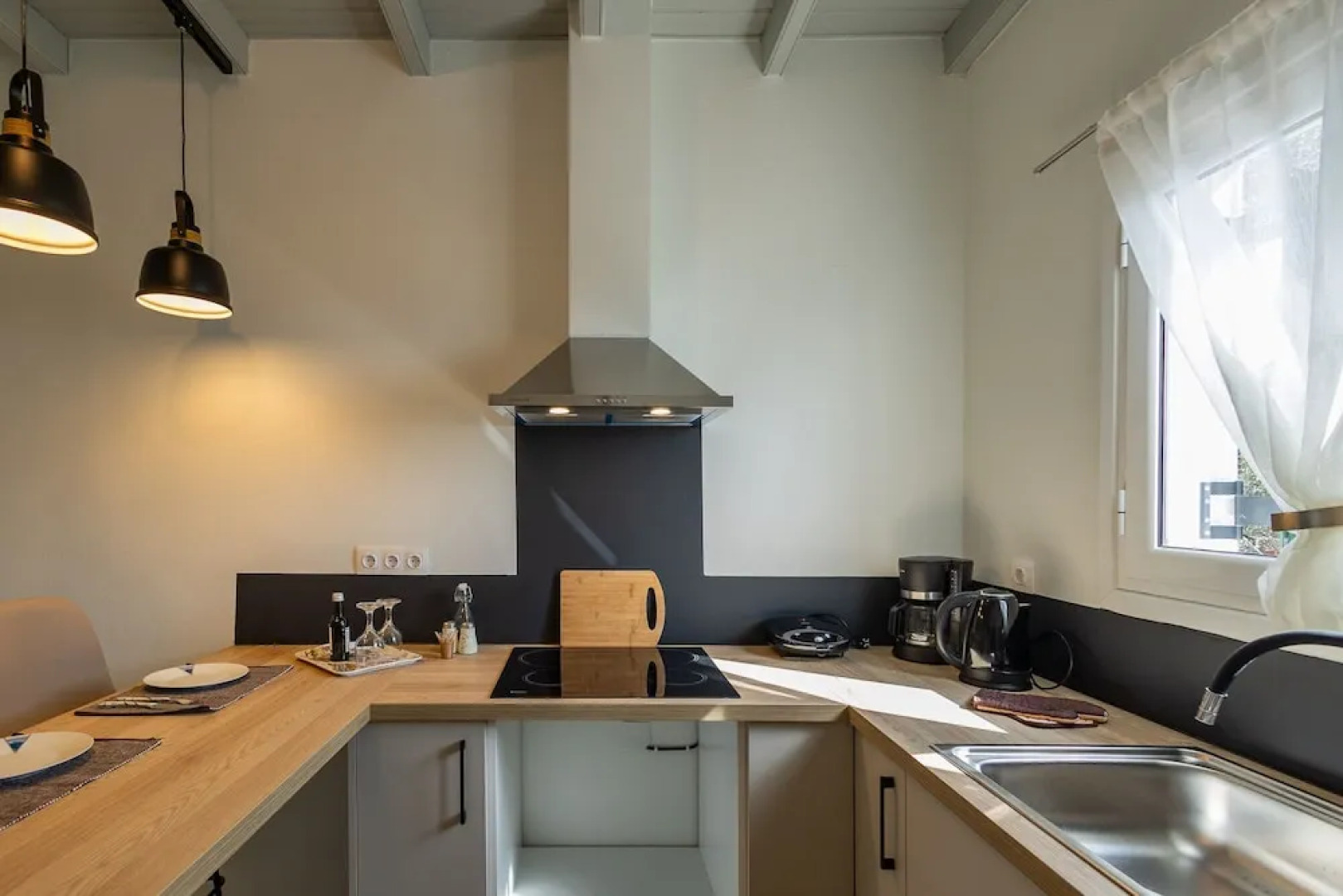 Vallia's Seaview & Stylish Apartments by Konnect, Nisaki