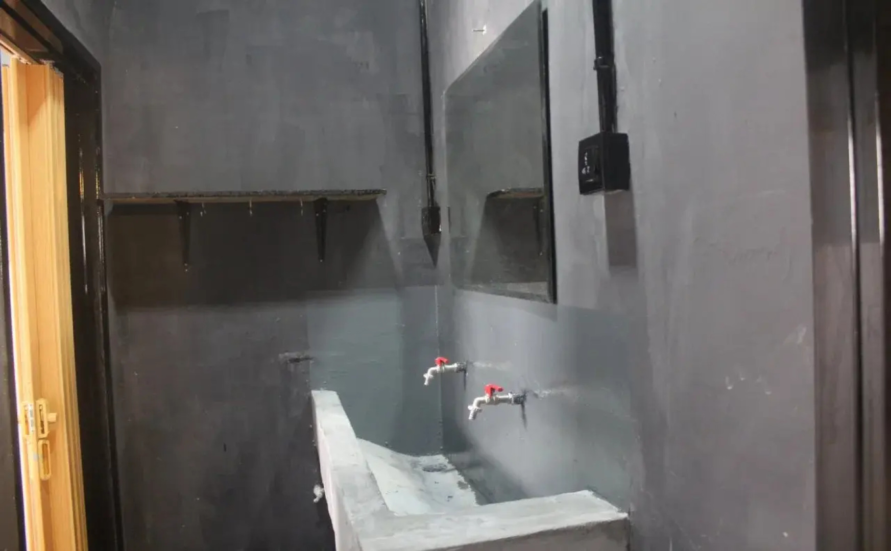 THE BUNK BACKPACKERS HOSTEL by fleur