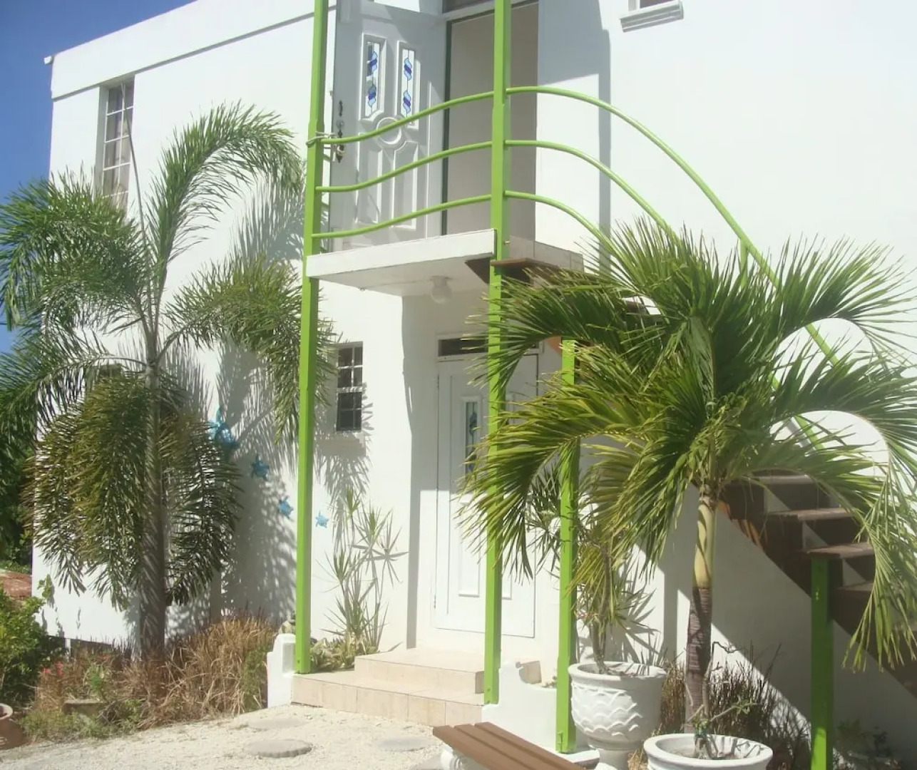 Coral Lane Beach Apartments