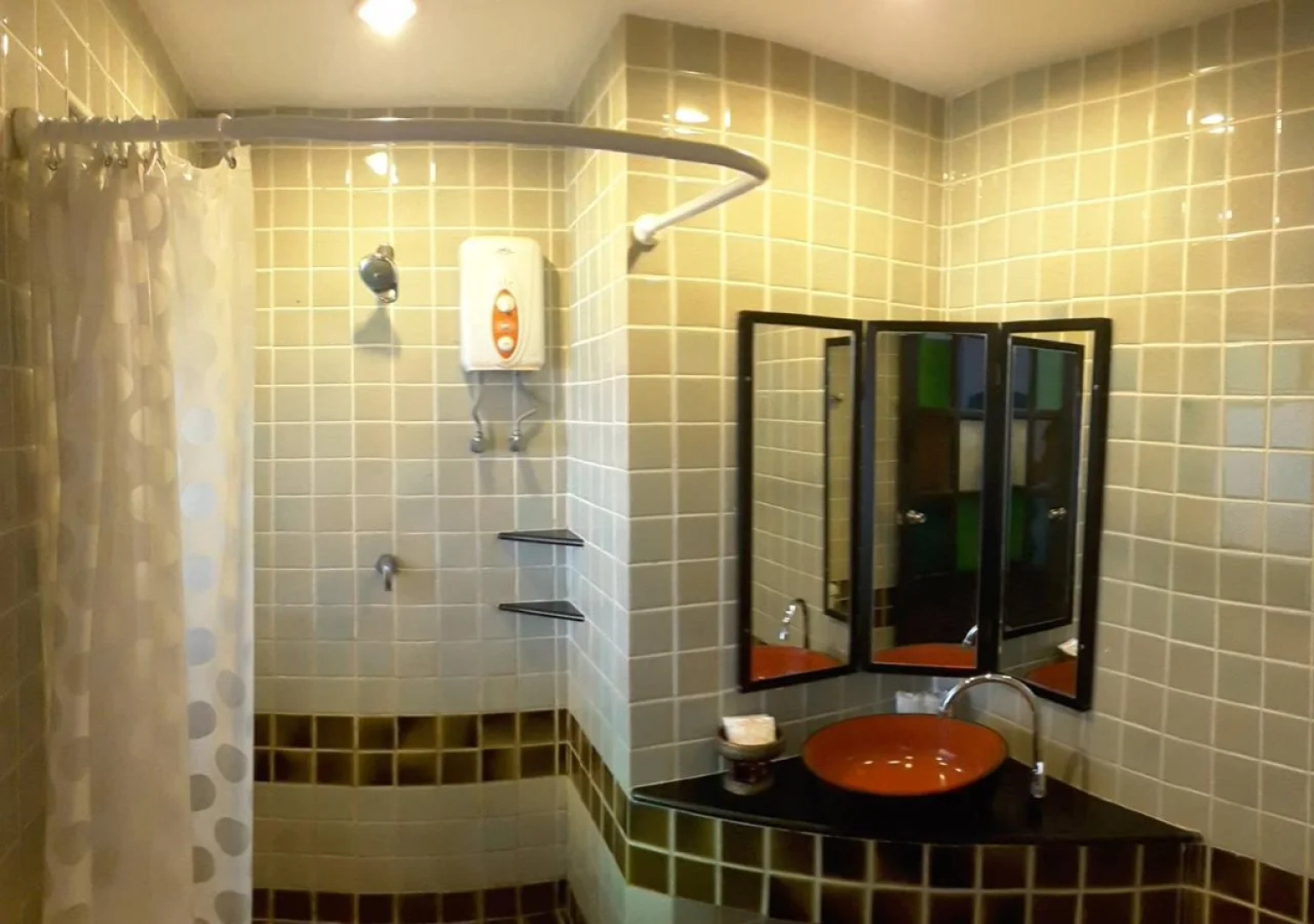 Wangburapa Grand Hotel