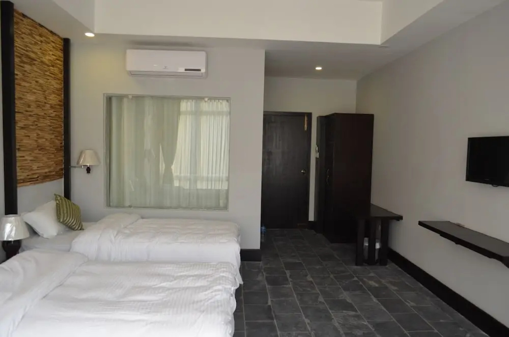 Serene Highway Resort