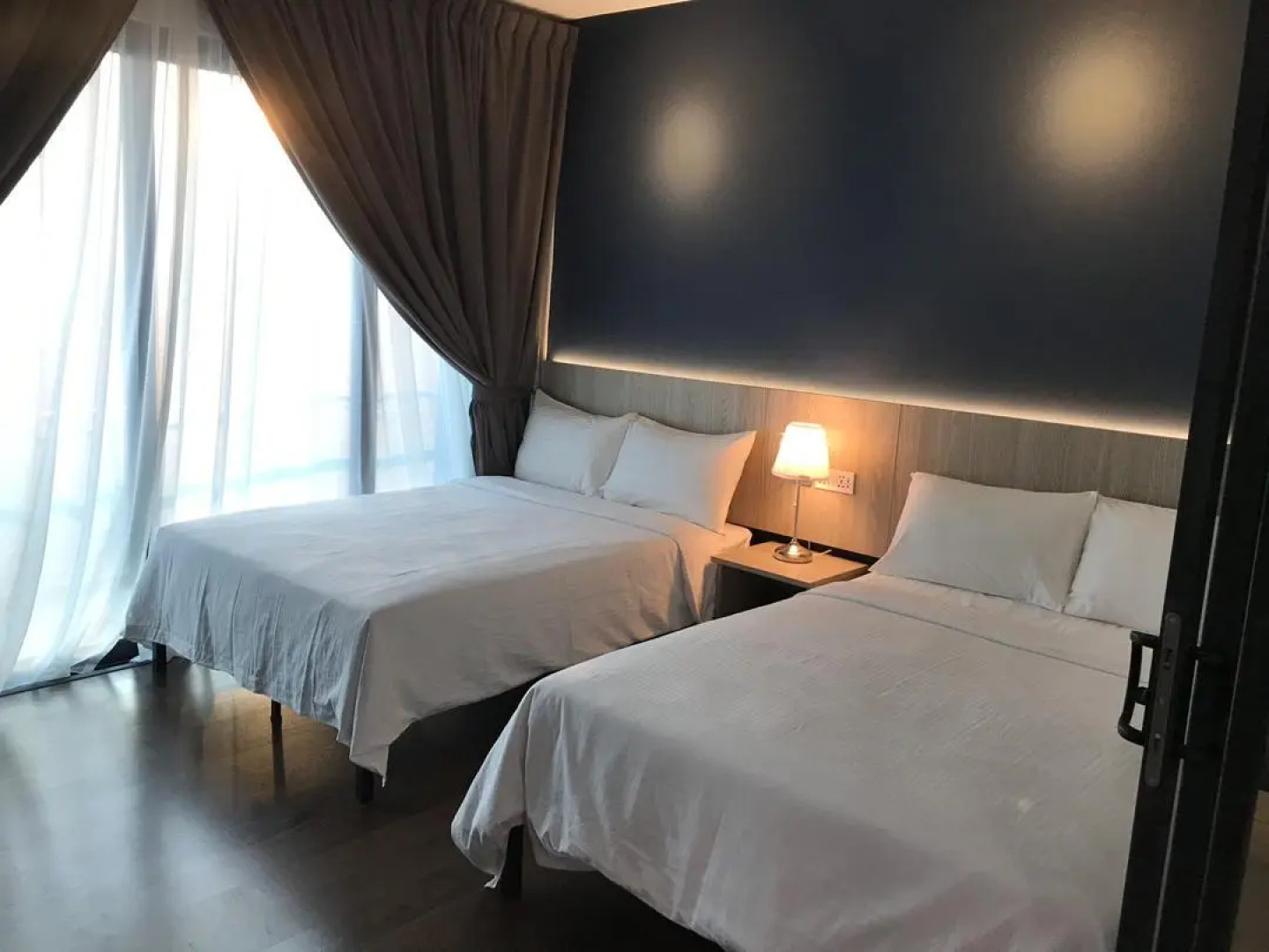 Almas Suites by Subhome