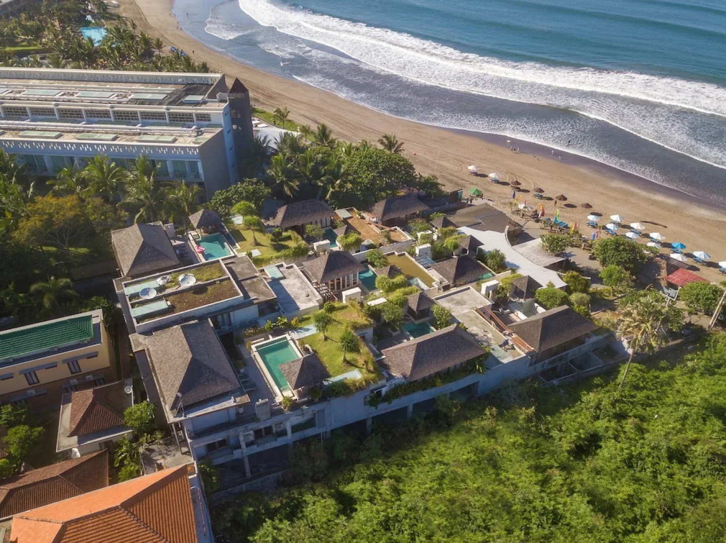 Exquisite Oceanfront 1 Br Villa in Seminyak