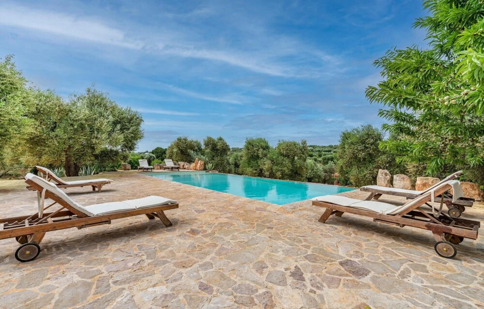 Amazing Home in Ostuni -br- With Wifi, Private Swimming Pool and Outdoor Swimming Pool