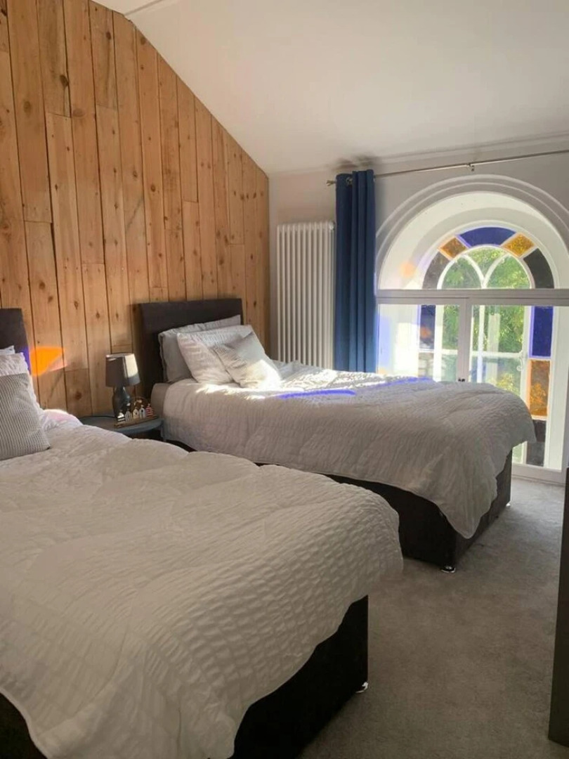 The Chapel 3 Minute Drive to Saundersfoot, Wales